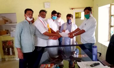 बिजली व्यवस्था को सुधार को लेकर  सहायक अभियंता  के माध्यम से अधिशासी अभियंता  दोसा को  भेजा ज्ञापन