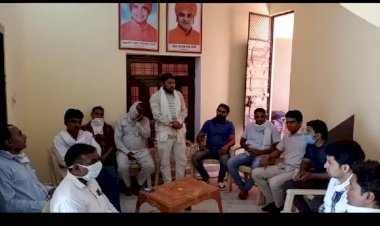 कॉंग्रेस सरकार के राज मे 25 जून 1975 को जबर्दस्ती आपातकाल लागू करने को काले दिन के रूप मे मनाया