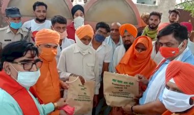 चाइना बार्डर पर घायल हुए फौजी सुरेंद्र सिंह के घर सांसद और भाजपा प्रदेश उपाध्यक्ष पंहुचे