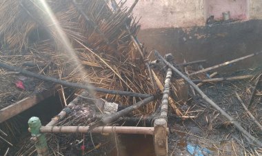 शादी वाले घर में लगी आग, शादी का सामान हुआ खाक