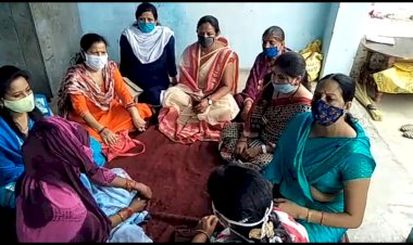 रामगढ़ मे पीड़ित परिवार से मिली  भाजपा महिला मोर्चा जिलाध्यक्ष।