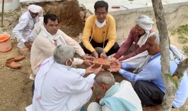 विद्यालय में रंगमंच के निर्माण के लिए किया भूमिपूजन व भामाशाह का किया सम्मान