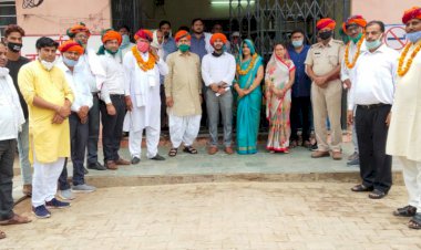 थानागाजी नगरपालिका कार्यालय में मनोनीत पार्षदों को शपथ दिलवाई