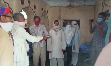 बिहारी जी मंदिर पर लगी प्रशासन की सील धार्मिक एवं सामाजिक लोगो ने एसडीएम को सौपा ज्ञापन