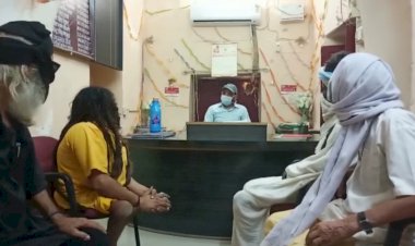 बिहारी जी मंदिर पर लगी प्रशासन की सील को हटवाने को लेकर मुख्यमंत्री के नाम सौपा ज्ञापन