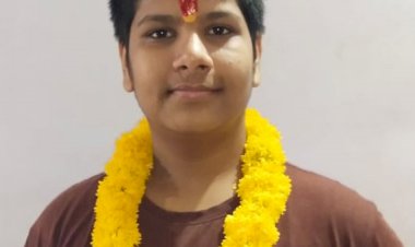 मेधावी छात्र तुषार अग्रवाल ने CBSE बोर्ड परीक्षा विज्ञान संकाय में 93.40 प्रतिशत प्राप्त कर किया नाम रोशन , बनना चाहता है IIT इंजिनियर