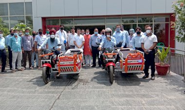 क्षेत्र में कोरोना का लगातार बढ़ रहा ग्राफ, मदद के लिए हीरो मॉटो कॉर्प नीमराणा ने विधायक को सौंपी स्पेशल 2 बाइक एम्बुलेंस