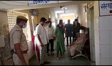 अलवर जिले में लगातार बढती कोरोना महामारी के चलते जिला कलेक्टर ने किया रामगढ़ कस्बे का दौरा