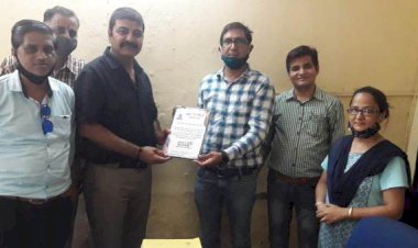 शिक्षा विभाग के अधिकारियो ने कोरोना योद्वाओ का किया सम्मान