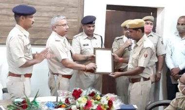 मारवाड़ पुलिस थाने के जवान रामकेश मीणा का  पुलिस अधीक्षक ने किया सम्मान
