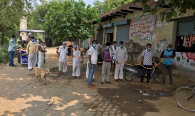 कोराना के संक्रमण को नष्ट करने के लिए डीप सैनेटाएज दवा का छिड़काव एवं मास्क वितरण किए