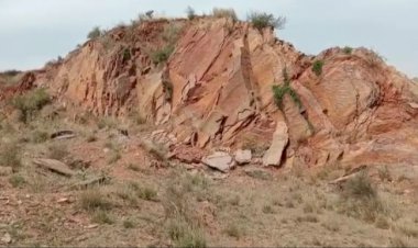 डीग उप खंड के वन संरक्षित क्षेत्र में बड़े पैमाने पर चल रहा है अवैध खनन