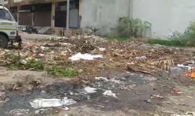 साफ़-सफ़ाई के अभाव मे भीलवाड़ा सब्जी मंडी में लगे गंदगी के ढेर, बीमारियां फैलने का अंदेशा