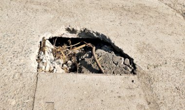 सड़क मे घटिया निर्माण कार्य होने से भीलवाड़ा शहर वासियों में आक्रोश