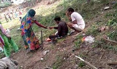 नरेगा मे मैट कर रहे मज़दूरो से अवैद्य वसूली, मजदूरो ने SDM को सौपा ज्ञापन