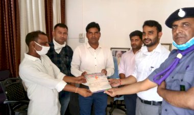 राजस्थान राज्य भारत स्काउट गाइड का प्रमाण पत्र किया महाविद्यालय को भेंट