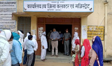 मंदिर व बस्ती के पास खुली शराब की  दुकान का ग्रामीणों किया विरोध, एसडीएम को सौंपा ज्ञापन