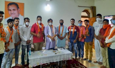 भाजपा की बैठक में 25 युवको ने ली भाजपा की सदस्यता