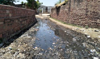 गंदे पानी का निकास नही होने से ग्रामीण व राहगीर परेशान