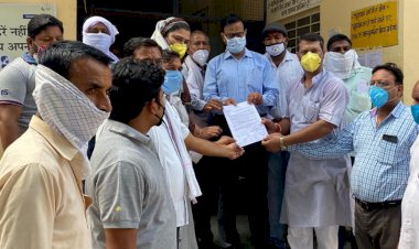 एसडीएम को प्रधानमंत्री के नाम ज्ञापन सौंपकर कर सैण्ड स्टोन कारोबार की उन्नती की मांग की