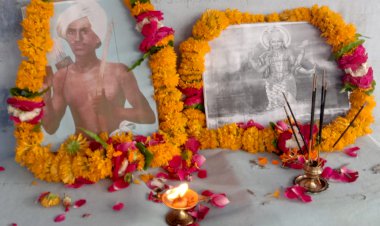 विश्व आदिवासी दिवस के मौके पर किया पौधारोपण