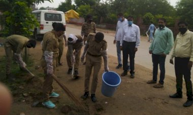 स्वच्छ राजस्थान कार्यक्रम के अंतर्गत बस स्टैंड पर एनसीसी एनएसएस और स्काउट्स ने की सफाई