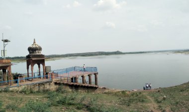 जन्माष्टमी की रात को गर्जना के साथ हुई घनघोर बरसात