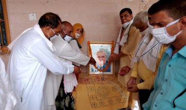 भाजपा कार्यकर्ताओं ने पूर्व प्रधानमंत्री अटल बिहारी वाजपेयी की पुण्य तिथि मनाई