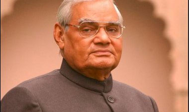 पूर्व प्रधानमंत्री स्वर्गीय बाजपेई को दी भाजपा कार्यकर्ताओं में श्रद्धांजलि