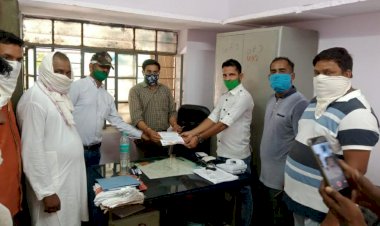 सरकारी जमीन पर कब्जा करने सहित अन्य समस्याओं को लेकर सौंपा ज्ञापन