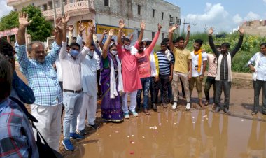 सडकों की दुर्दशा को लेकर चलाए अभियान से जुडने लगे युवा