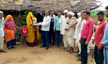 सोशल मीडिया की मिशाल, मृतक ग्वाले की दो बालिकाओं को दो लाख अस्सी हज़ार का मिला सहयोग