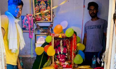 सजाया गणपति दरबार, लगाए छप्पन भोग