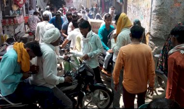 बाजारों में उमड़ी भीड़ ,लोगों ने जमकर उड़ाई सोशल डिस्टेंसिंग की धज्जियां