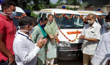 रामगढ़ विधायक कोटे से गोविंदगढ़ हॉस्पिटल को मिली एंबुलेंस की सौगात