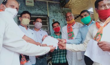 विधुत  बिलों में अनियमितताएं एवं बिजली की बढ़ाई हुई दरों को वापस लेने के लिए मुख्यमंत्री के नाम सौंपा ज्ञापन