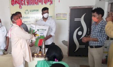 दस किसानो को अनुदानित स्प्रे मशीने कराई उपलब्ध