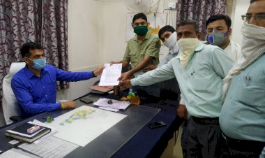 शिक्षक संघो ने सीएम के नाम अलग अलग ज्ञापन सौंपे