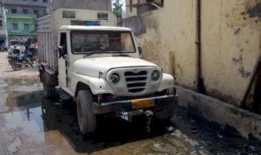 दुधारू पशु चोरी कर हरियाणा ले जा रहे आरोपियों को ग्रामीणों ने पकड़ा l पिकअप छोड़ तीन तस्कर फरार