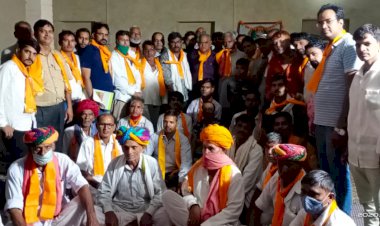 दसवीं-बारहवी मे प्रथम स्थान पाने वाले विध्यार्थियों का किया सम्मान