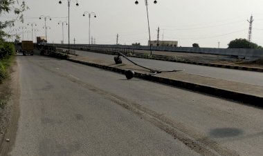 अज्ञात वाहन की टक्कर से टूटे विद्युत पोल की 2 दिन बाद भी यूआईटी द्वारा नहीं ली गई सुध, यूआईटी को बड़े हादसे का है इंतजार