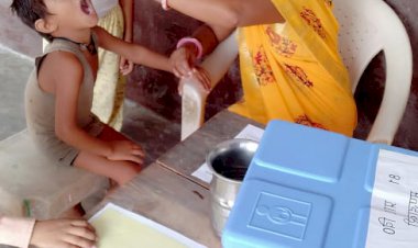 बच्चों ने गटकी पोलियो की खुराक
