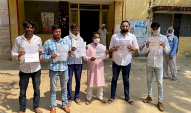 कृषि बिल के विरोध में महामहिम राष्ट्रपति के नाम तहसीलदार को सौपा ज्ञापन