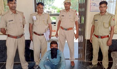 खोह थाना पुलिस ने 177 नकली मैंक डवल नंबर वन अंग्रेजी शराब के पव्वे सहित एक व्यक्ति को किया गिरफ्तार