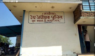 खेत मे रखे पशुचारे व ईधन में आग लगाई, पुलिस व फायरविग्रेड  भी पहूंचे