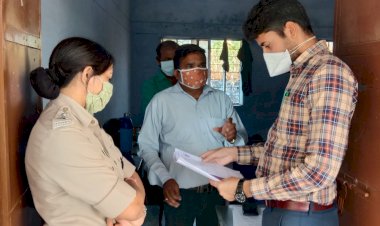 उपखंड अधिकारी ने डीएसपी के साथ पोलिंग बूथों का किया निरीक्षण