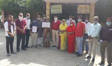 हाथरस कांड के दोषियों को फांसी की सजा की मांग को लेकर आखिल भारत अनुसूचित परिषद  के जिला उपाध्यक्ष ने मारवाड़ जंक्शन उपखंड अधिकारी को दिया ज्ञापन