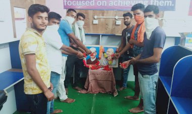 युवाओं ने मनाई राष्ट्रपिता महात्मा गांधी और शास्त्री की जयंती