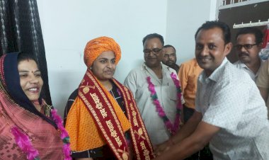 IIT में सलेक्शन होने पर अग्रवाल समाज ने चारुल मित्तल का किया सम्मान