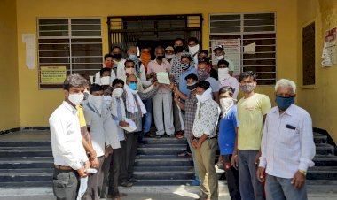 वैष्णव समाज के लोगो ने जोधपुर के लोहावट में बलात्कारियों को कड़ी सजा हेतु तहसीलदार को सौपा